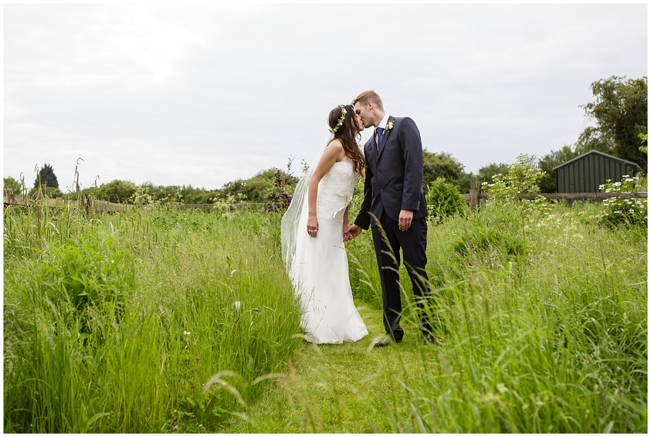 wedding photographer Redhouse Barn