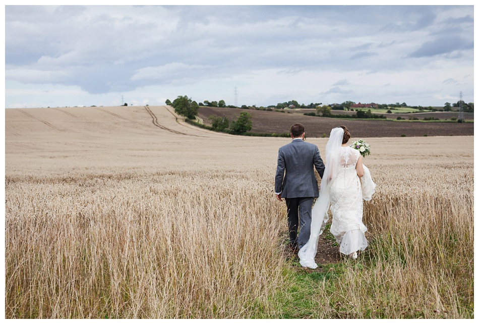 relaxed vintage wedding photography