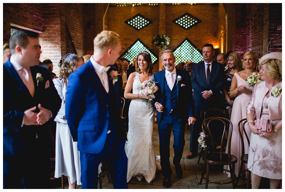 wedding photography at Shustoke Farm Barns