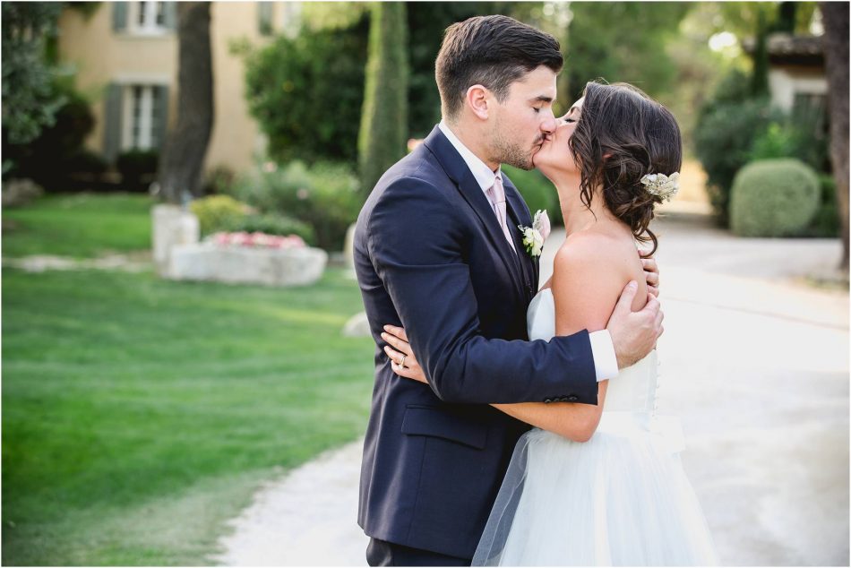 wedding photography at Mas de la Rose, Provence