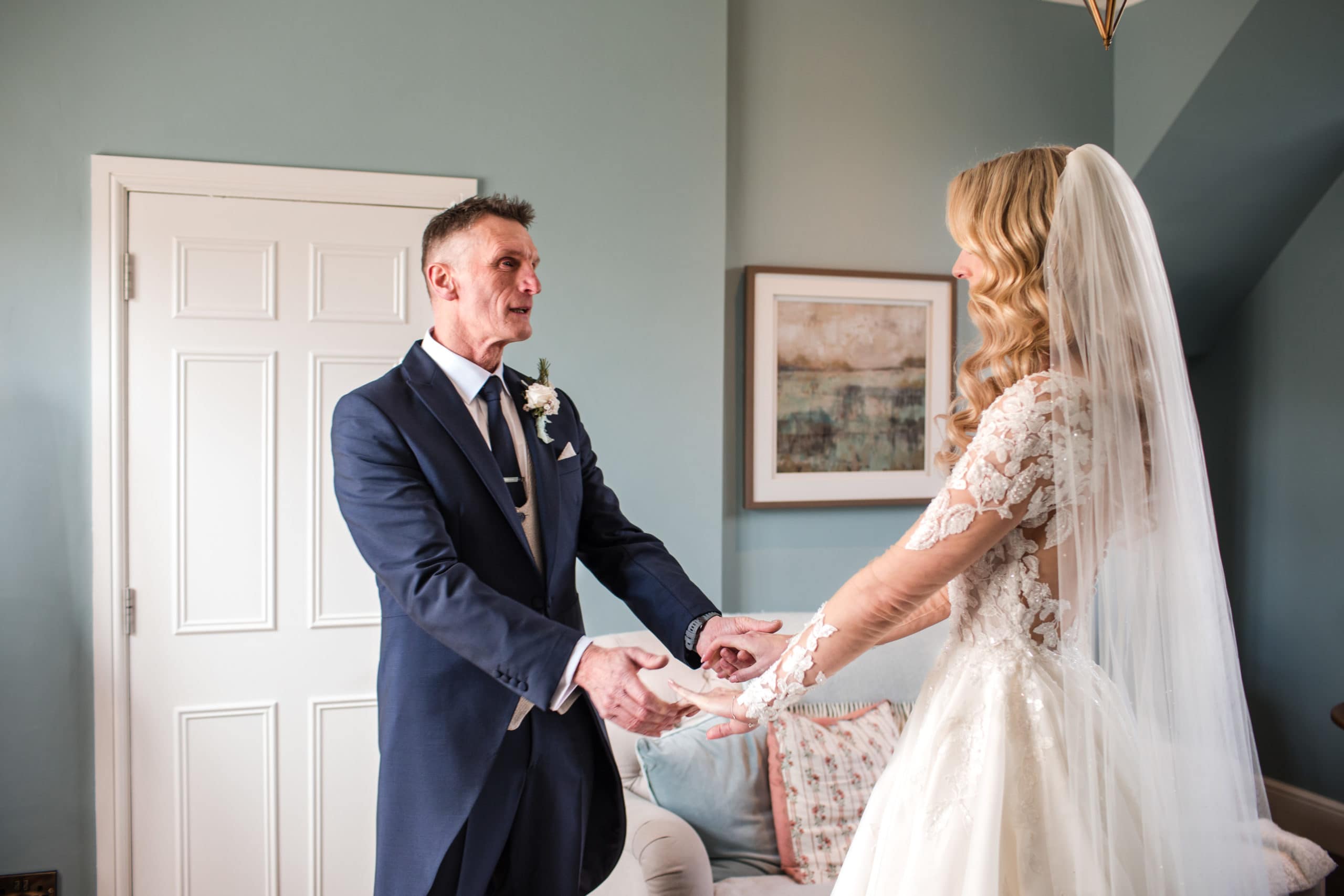 Dad see's his Daughter the Bride for the first time